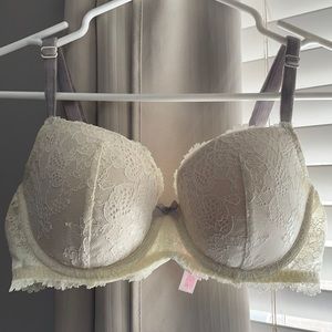 Victoria’s Secret bra